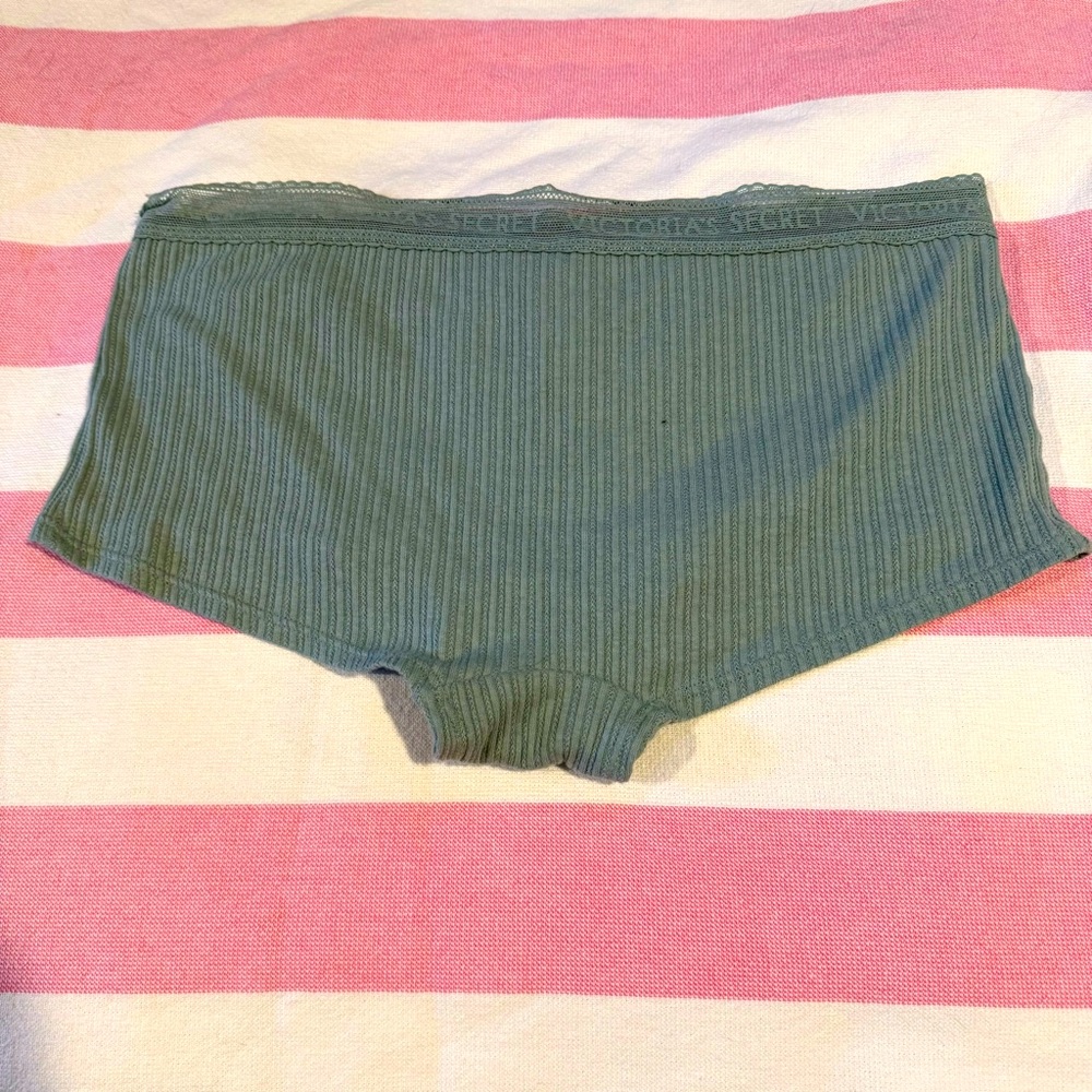 Victoria’s Secret T-Shirt Bra & Matching Panties - Picture 10 of 16